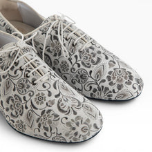 Tangolera Martin, Cream Flower Split sole. Reg Fit