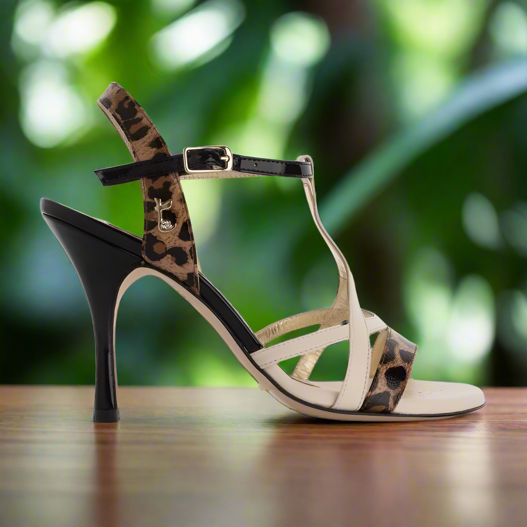 Tangolera. A11 Leopard and Cream, Maculato Heel 8 cm
